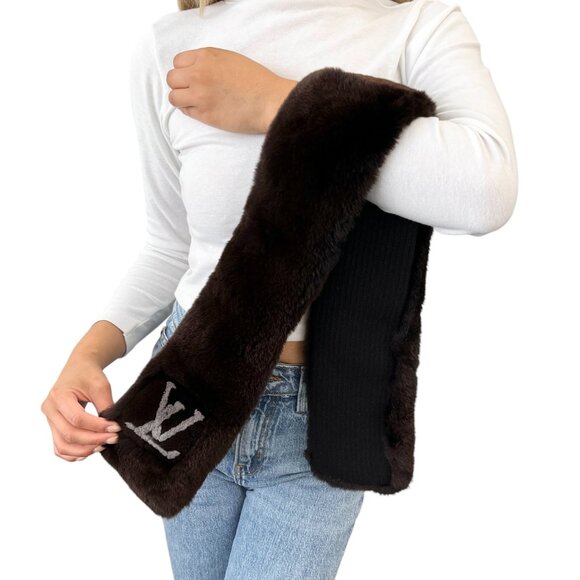 LOUIS VUITTON Vintage LV Logo Muffler Scarf Brown Gray Rabbit Fur Wool [105045] - Picture 3 of 11